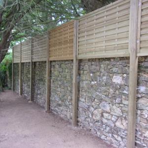 Clôture pierre/bois